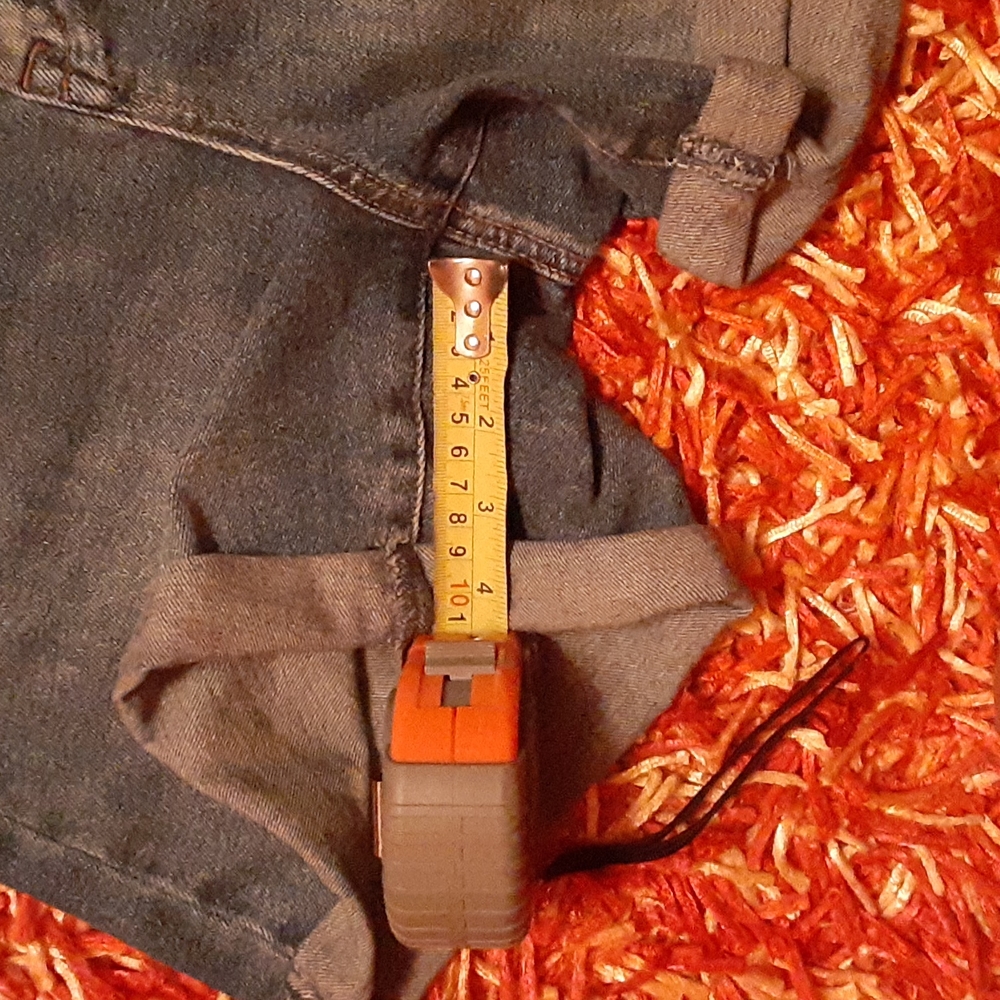 Blank NYC "The Perry" Denim Cuffed Mom Shorts - Picture 9 of 9